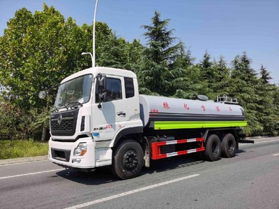 国六东风天龙18方洒水车 高效环保的强力清洗利器